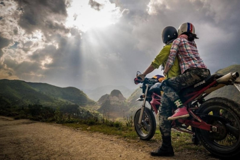 3-tägige Ha Giang Motorrad Tour ab Sa Pa mit FahrerLandung in Ha Giang