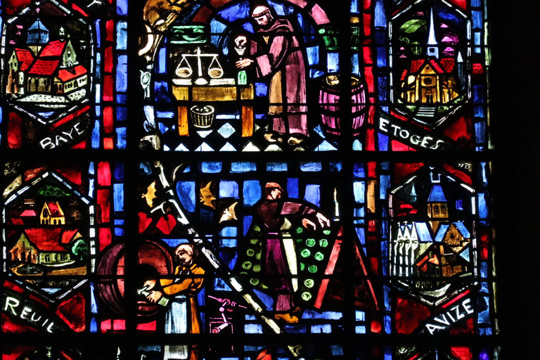 Private tour of Reims Cathedral with a certified guide