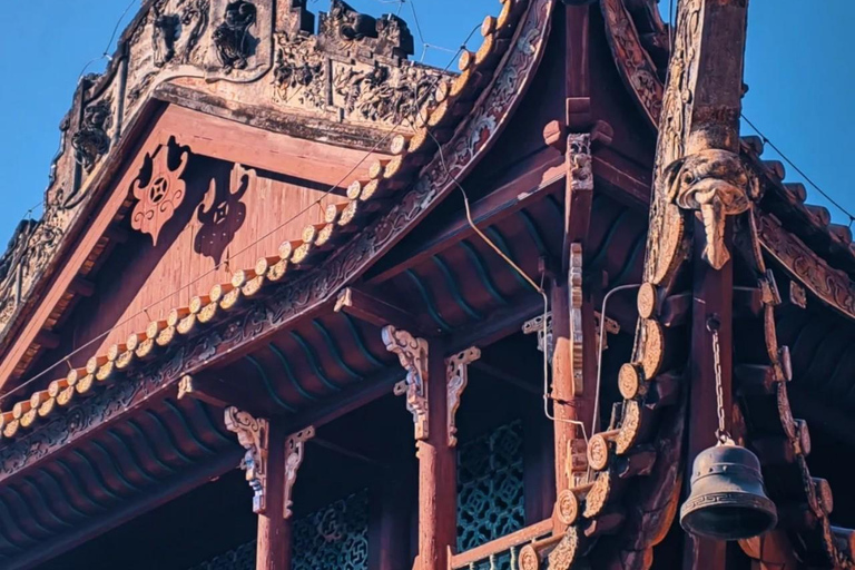 Guilin: Private Wen & Wu Temple Tour with Red Rock Village