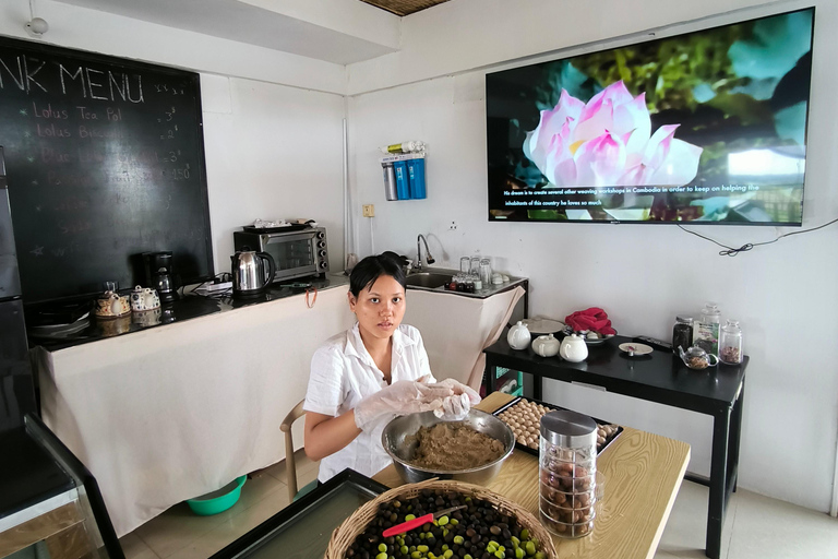 Siem Reap Lotus Silk Farm Tour with Pick Up downtown Siem Reap : Ferme de Soie de Lotus - Visite Guidée Francaise