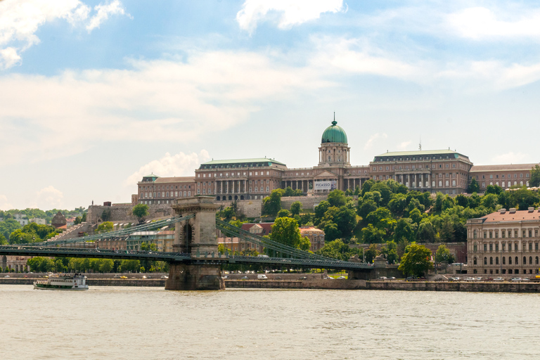 Budapest: Summer Brunch & Cruise with Prosecco or Cake Brunch & Cruise with Unlimited Prosecco