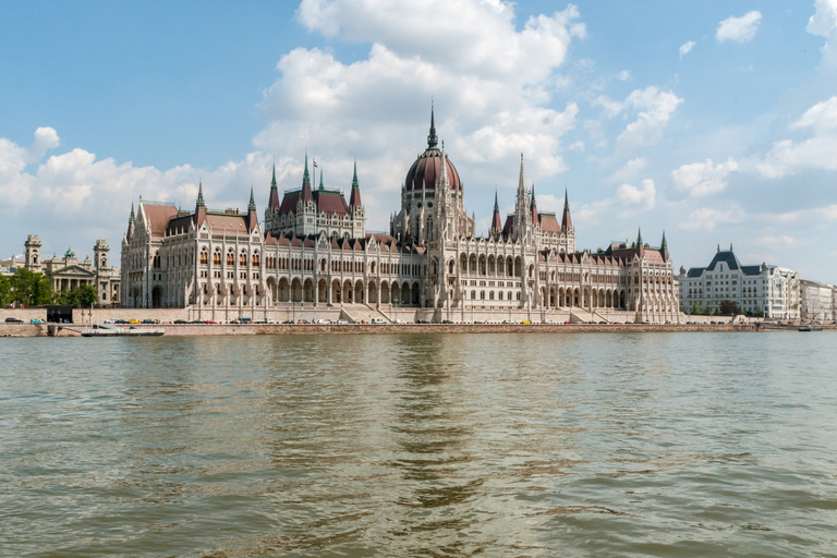 Budapest: Summer Brunch & Cruise with Prosecco or Cake Brunch & Cruise with Unlimited Prosecco