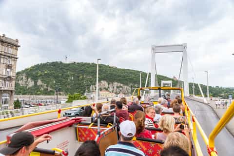 Budapest: Hop-On Hop-Off Bus with Cruise and Walking Tour