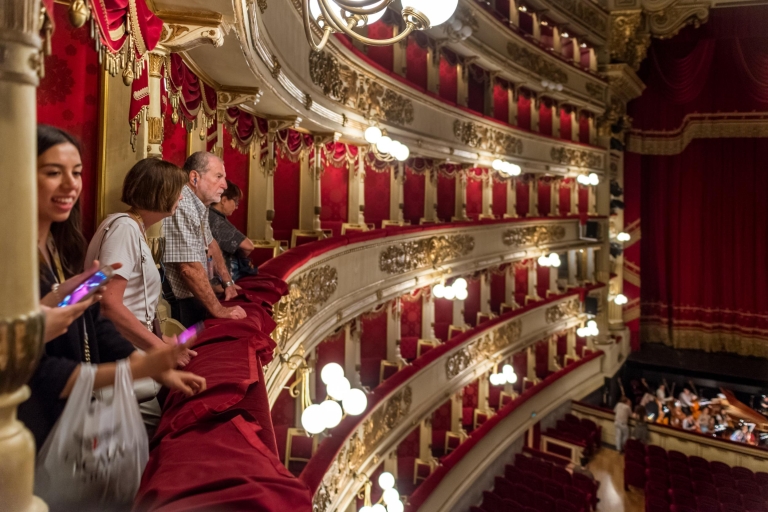 Milaan: La Scala museum- en theatertourPortugees