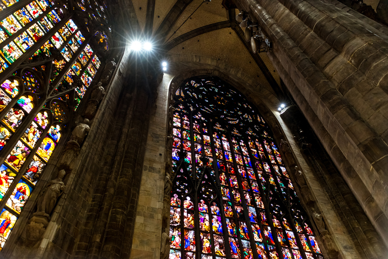 Milan Duomo Combo: Skip-the-Line Guided Tour & Rooftop Lift Spanish Speaking Option