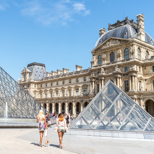 Louvre Museum: Skip-the-Line Small Group Guided Tour
