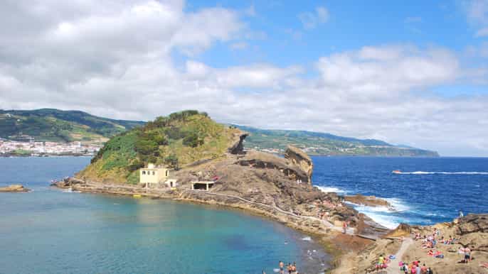 visita a vila franca y avistamiento de ballenas y delfines