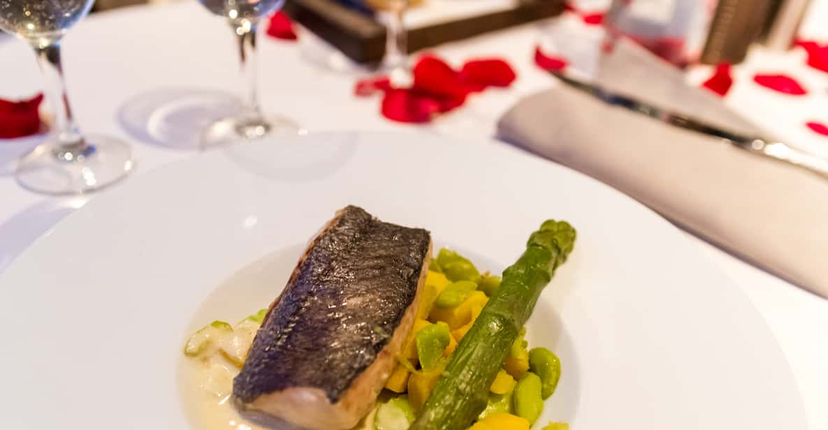 Paris: 3-Course Dinner Cruise on the Seine River