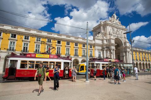 Lisboa: passeio de bonde vermelho pelas colinas de bonde 28 rota 24 horas