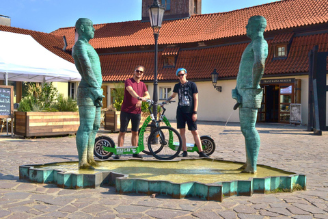 Praag: 2 uur E-Scooter HUGO Bike Small Group Tour