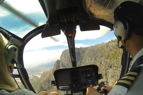 Città del Capo: volo in elicottero 2 Oceans con biglietto per il tour in barcaCittà del Capo: volo in elicottero 2 Oceans con biglietto per il giro in barca