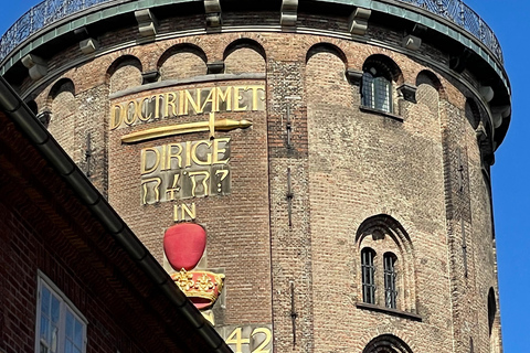 Copenaghen: Il segreto della Torre Rotonda (Rundetårn)Il Segreto della Torre Rotonda, versione in danese di Max diff.