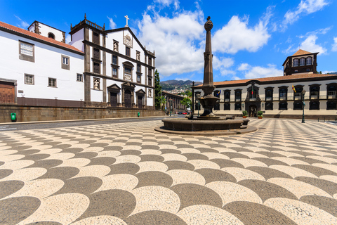 Funchal: tour 3 in 1 in autobus Hop-on Hop-off da 48 oreFunchal, Câmara de Lobos e Cabo Girão 48 ore 3 in 1 Ho-Ho