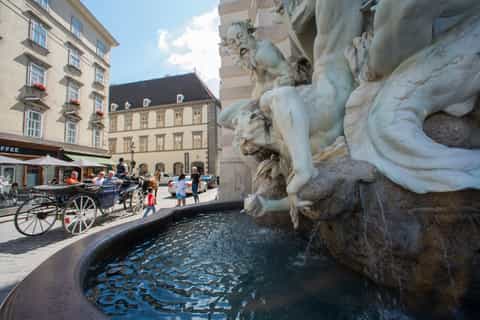 Vienna: Guided Walking Tour of City Center Highlights