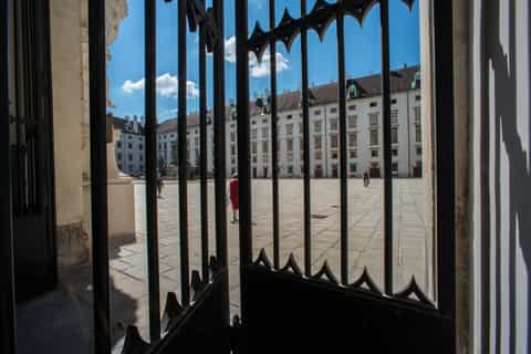 Vienna: Guided Walking Tour of City Center Highlights
