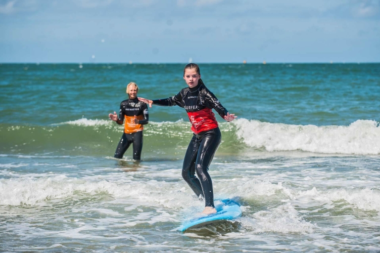 Leçon de surf pour débutants à La Haye *inclut un crédit de location de 15 €.La Haye : Leçon de surf pour débutants
