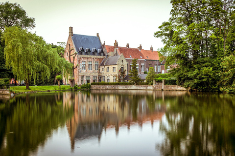 Bruges: Private Walking Tour With a Local 3-Hour Tour
