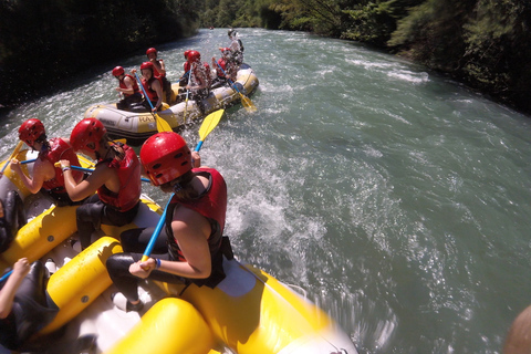 De Bled: rafting sur la rivière SavaBled : rafting sur la rivière Sava