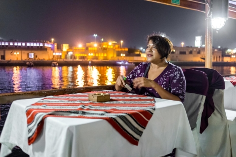 Dubai: Dhau-Bootsfahrt am Abend mit DinnerDubai Canal: Dau-Bootsfahrt
