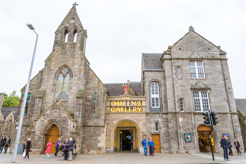 Edinburgh: Royal Attractions with Hop-On Hop-Off Bus Tours