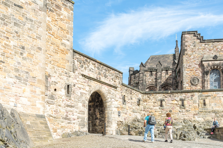 Edinburgh: Royal Attractions with Hop-On Hop-Off Bus Tours