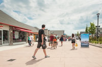 NYC, Woodbury Commons Outlet Mall Shopping Tour - Housity