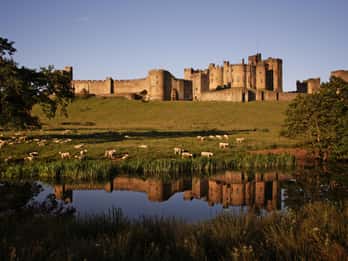 Ab Edinburgh: Holy Island, Alnwick Castle & Northumbria Ab Edinburgh: Holy Island, Alnwick Castle & Northumbria