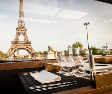 Paris: Bustronome Gourmet Dinner Tour