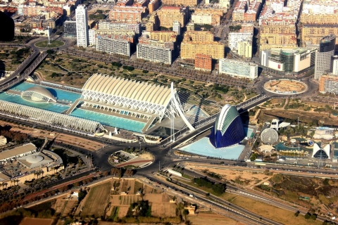 Welcome to Valencia: Private Tour with a Local Host 5-Hour Tour