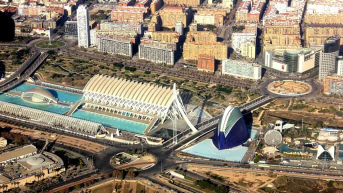 Welcome to Valencia: Private Tour with a Local Host