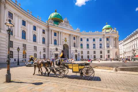 Vienna: Public Transport City Card and Attraction Discounts