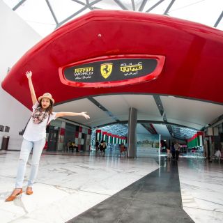 Abu Dhabi: tour di 1 giorno e Ferrari World da Dubai