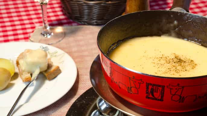 zurich sightseeing and gourmet tour with cheese fondue