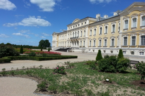 Vilnius naar Riga met haltes Hill of Crosses & Rundale Palace