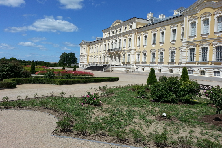 Vilnius nach Riga mit Haltestellen am Hügel der Kreuze und am Rundale-Palast