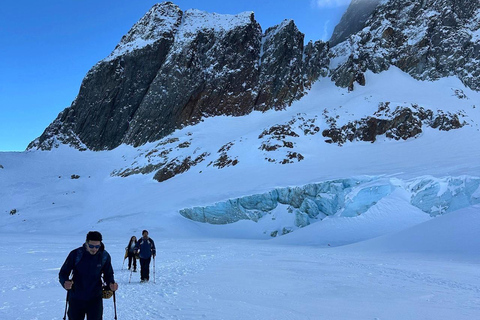 Ushuaia: Laguna and Glacier Ojo del Albino with Mini Hike