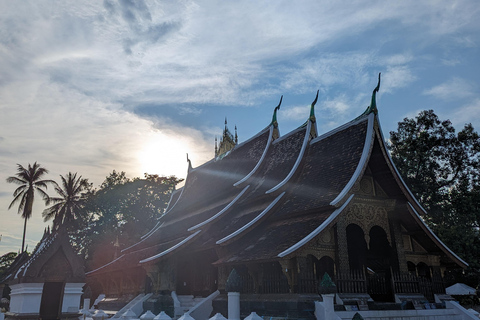 Luang Prabang: Heritage City Tour & Sunset Mekong Cruise