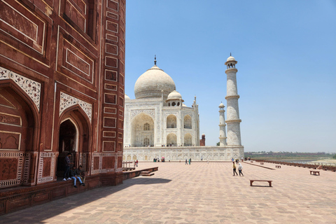 Taj Mahal Sunrise &amp; Agra Day Tour de carro com opçõesExcursão ao Taj Mahal com taxa de entrada e guia de turismo profissional