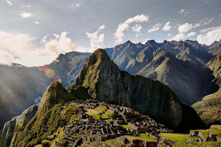 Cusco : Visite guidée du Machu Picchu avec train et hôtel