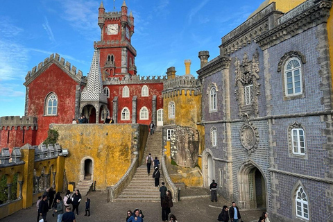 Sintra to Cascais: 2 Palaces, 4 Sites, 10 Hour Tour