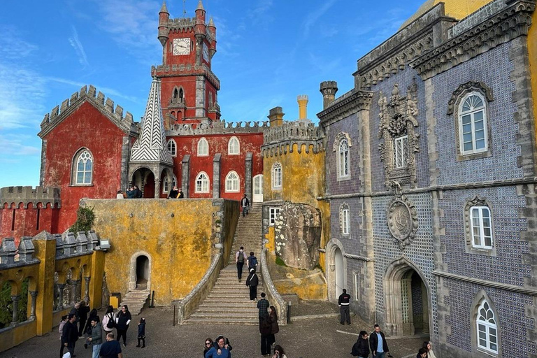 Sintra to Cascais: 2 Palaces, 4 Sites, 10 Hour Tour