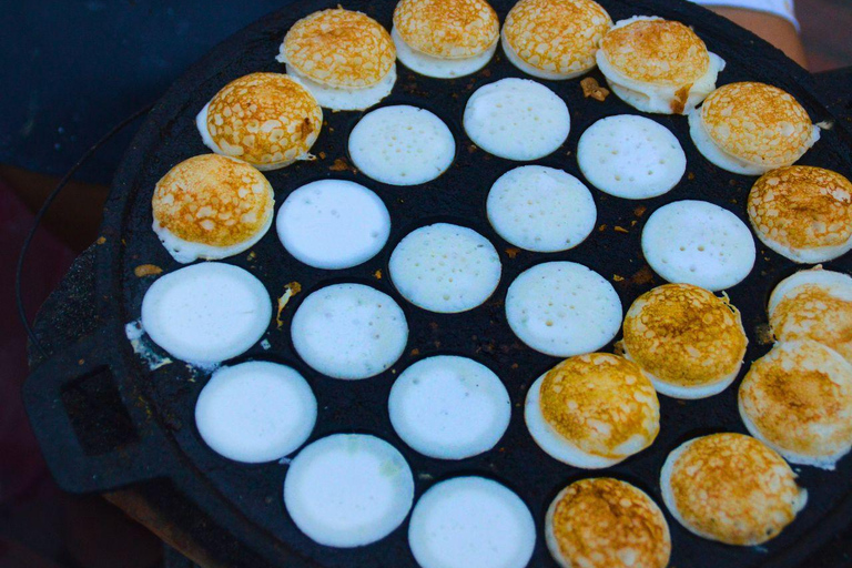 Luang Prabang: Night Market Private Food Tour and BBQ Dinner