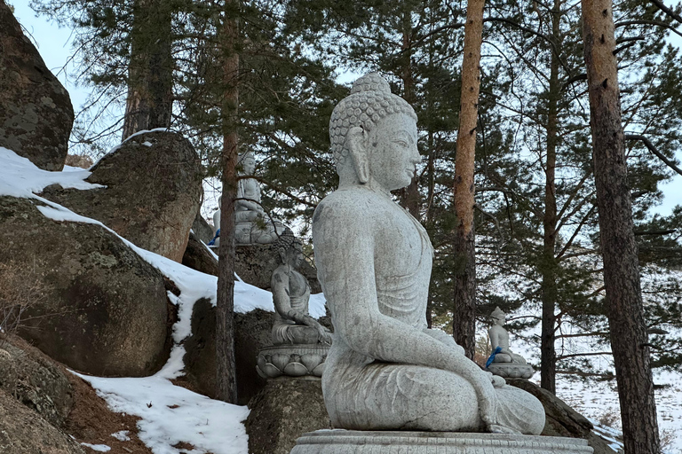 Aglag Temple: Hike to Garid Peak and rocky outcrops