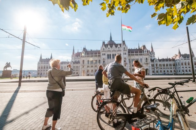 Budapest: tour guidato in bicicletta