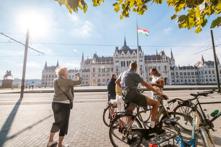 Ontdek Boedapest: 2 uur durende fietstocht in kleine groepOntdek Boedapest: fietstocht in het Nederlands