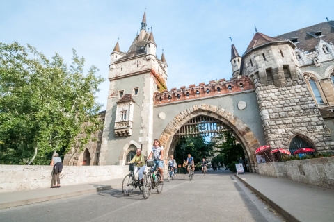 Odkryj Budapeszt: 2-godzinna wycieczka rowerowa dla małych grupOdkryj Budapeszt: Bike Tour w języku niemieckim