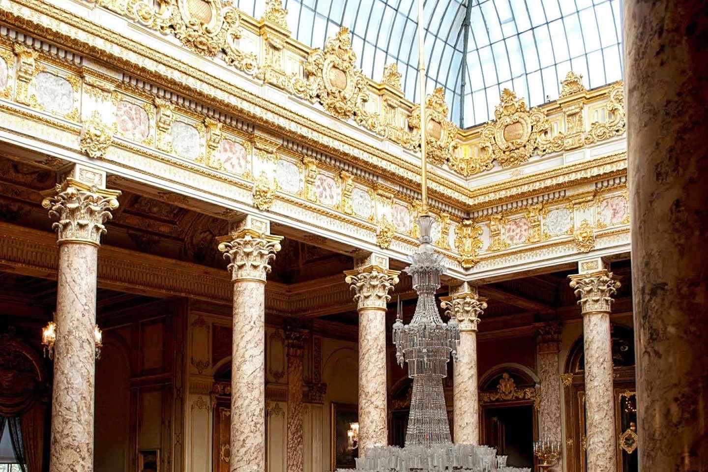 Dolmabahce Palace & Harem Skip-the-Line Entry & Audio Guide