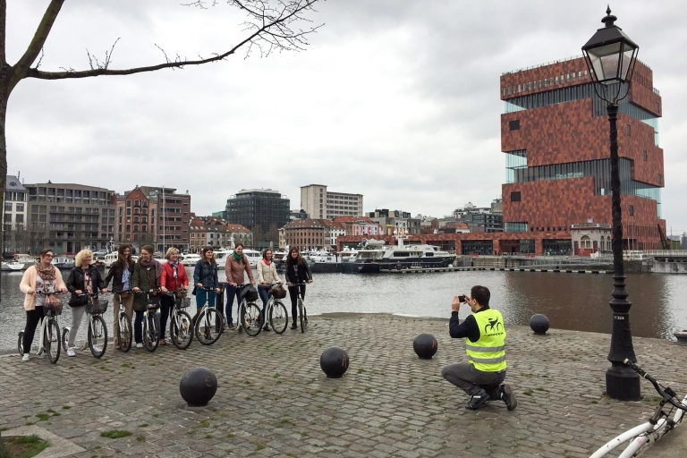 Tour en bici de 2 horas por lo más destacado de AmberesTour en neerlandés