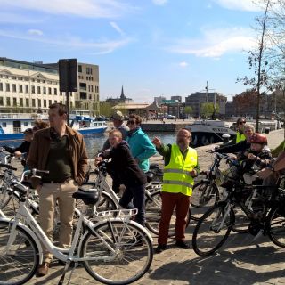 Antwerp Highlights: 2-Hour Bike Tour