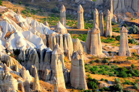 Från Istanbul: Kappadokiens höjdpunker i 2 dagar med ballongFrån Istanbul: Cappadocia Highlights 2-dagars rundtur med ballong